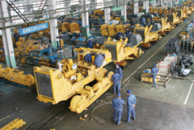 ca88牌TY320C推土机在装配分厂试验车间顺利下线，标志取“ca88”系列推土机在技术机能和结机关型水平上又上了一个新的台阶。